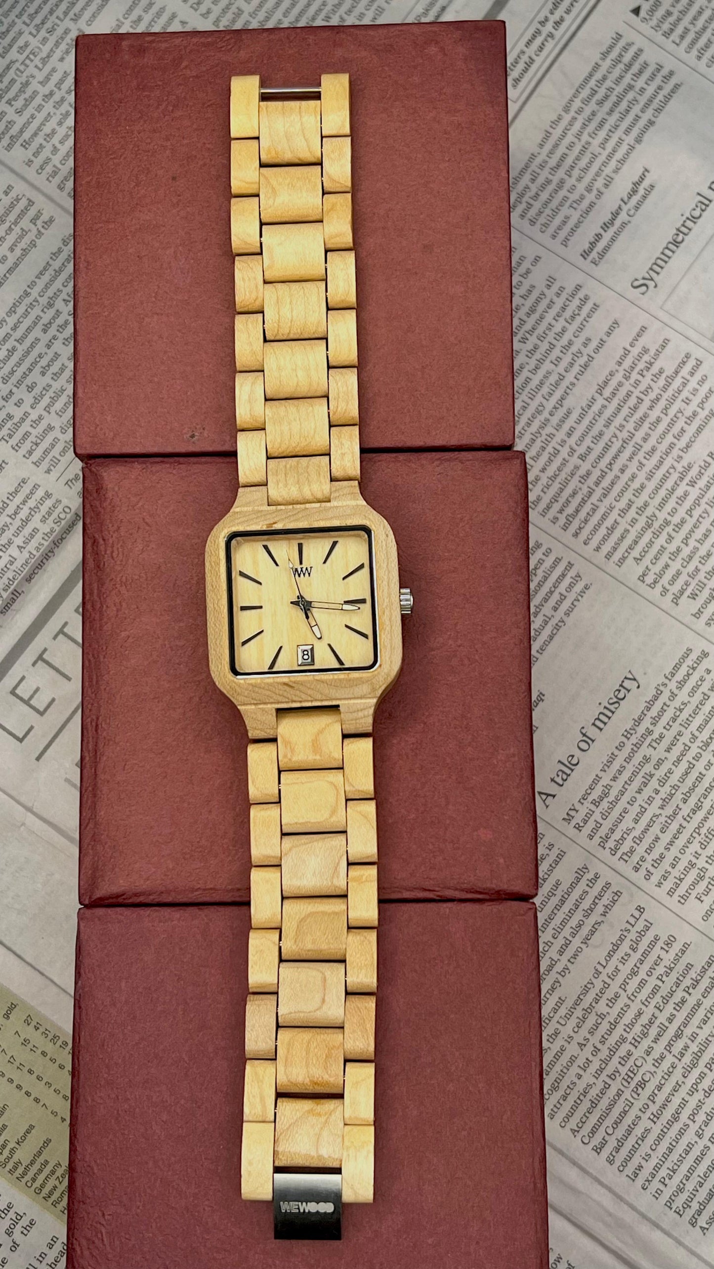 Natural Wooden Quartz Watch , Square Face Maple And Sandalwood Watches
