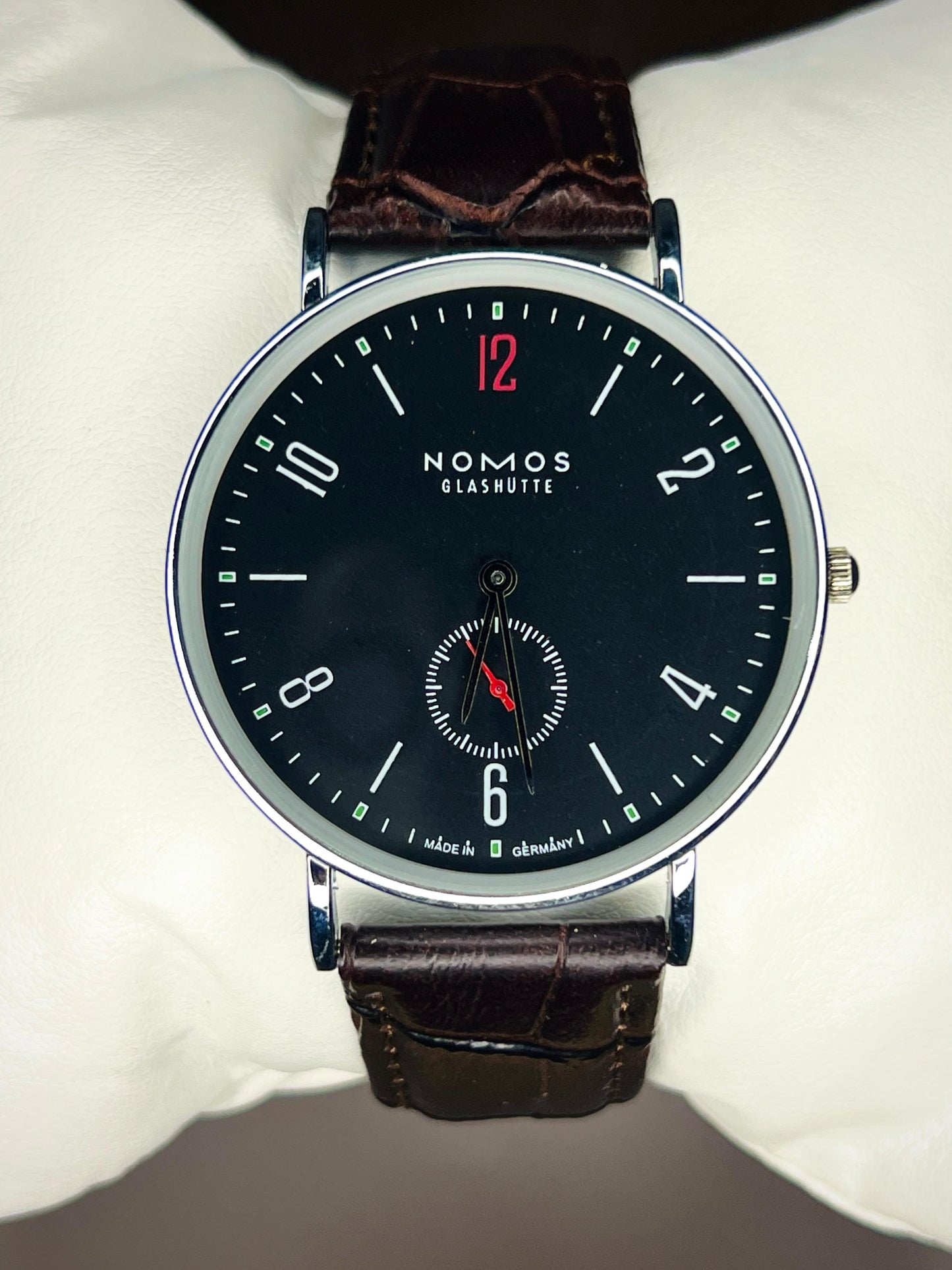 Nomos Glashütte Black Dial Men’s Watch – A Timeless Masterpiece